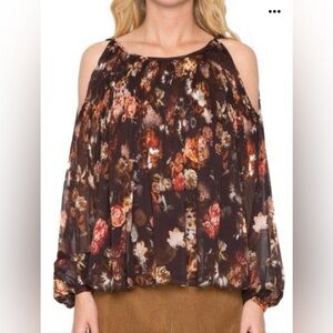 Willow & Clay Floral Pleated Cold Shoulder Blouse-Size M